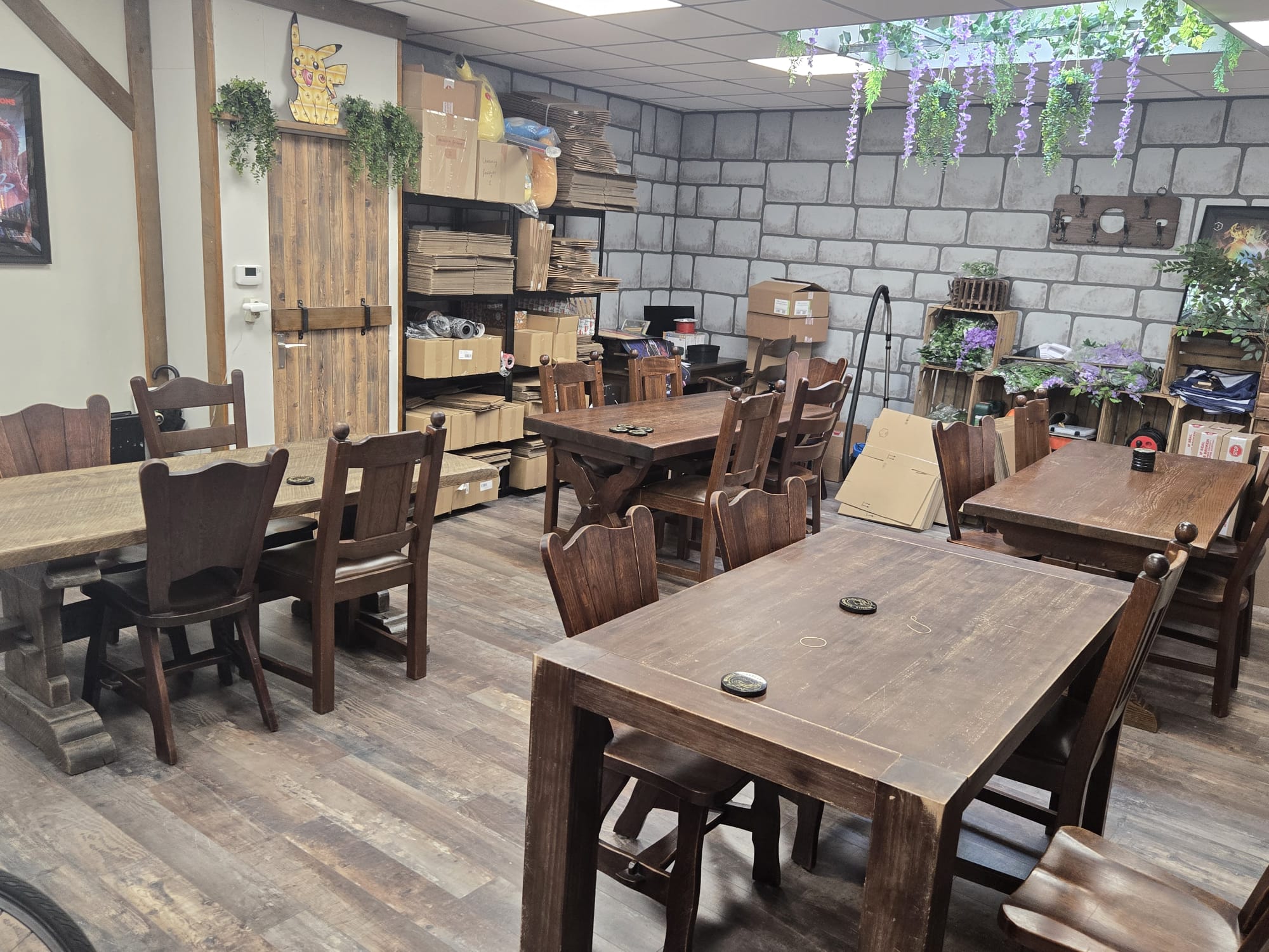 De speeltafels in Valhalla Boardgames in Veghel