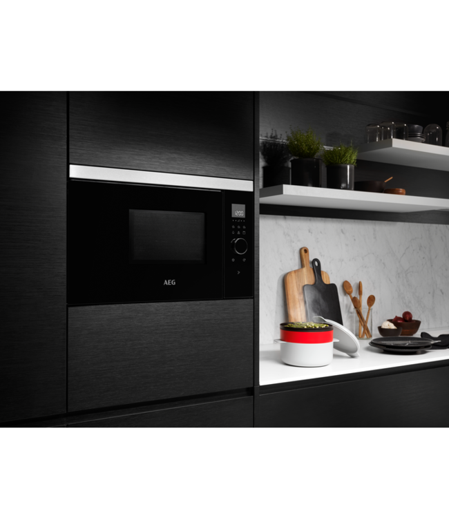 AEG 8000 Magnetron inbouw l zwart / vlekvrij rvs MBB1756DEM