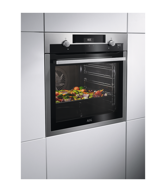 AEG 6000 SteamBake - Heteluchtoven met stoomondersteuning met katalysereiniging BCS455020M