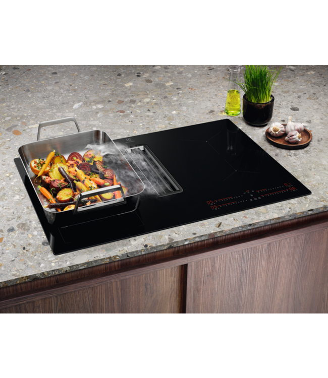 Electrolux 600 ComboHob met Bridge functie - Inductiekookplaat met afzuiging, 80 cm  KCD83443CK