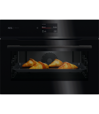 AEG AEG 7000 MealAssist met SteamBake - Heteluchtoven met stoomondersteuning met pyrolysereiniging CP7400B
