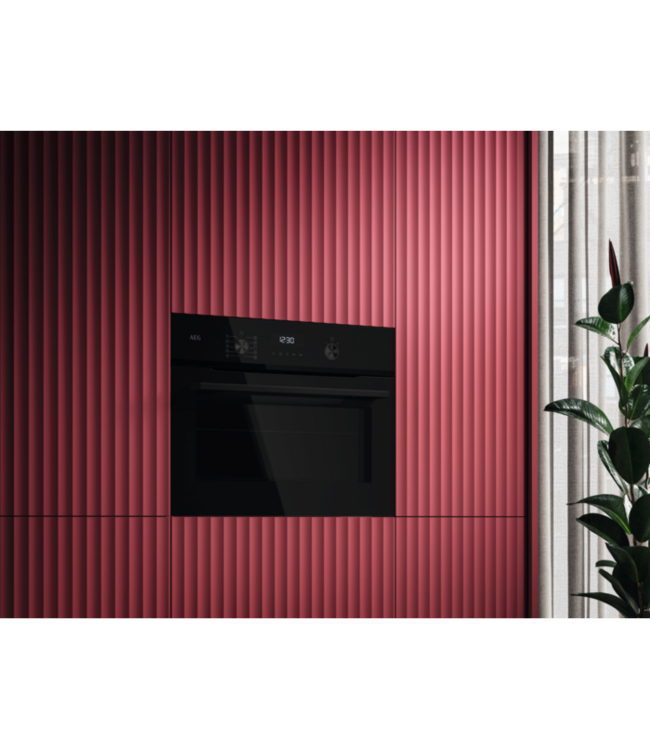 AEG 5000 SurroundCook met SteamBake - Heteluchtoven met stoomondersteuning met pyrolysereiniging NKA5P401B