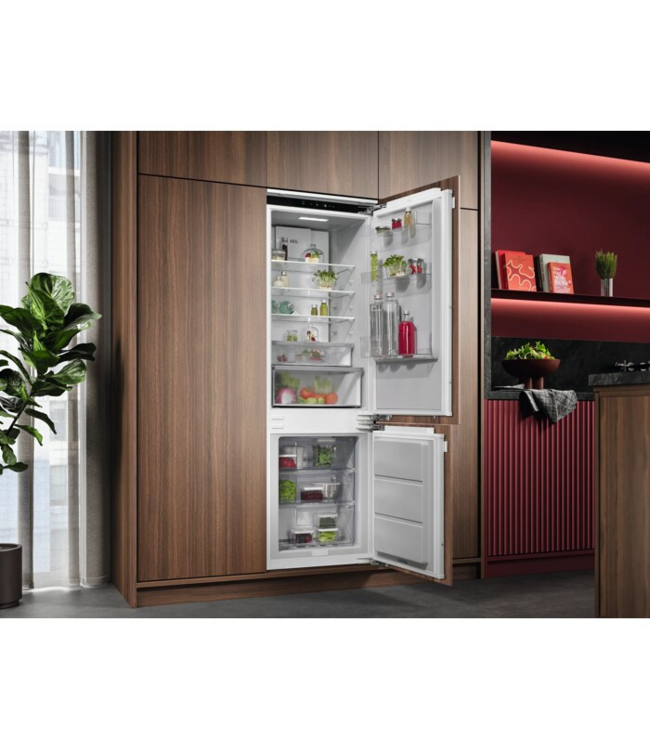AEG 7000 NoFrost CoolAssist® Koel/vrieskast inbouw 178 cm EK7A18C