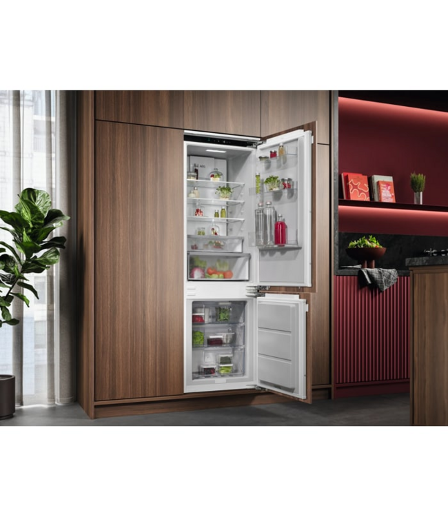 AEG 7000 NoFrost CoolAssist® Koel/vrieskast inbouw 178 cm TC7CS181AF