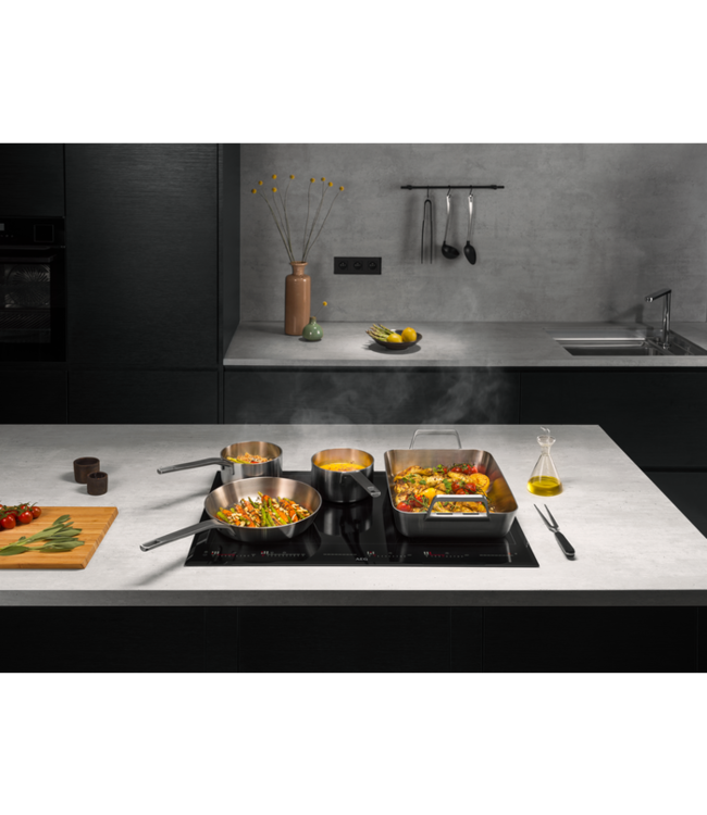 AEG 8000 serie TotalFlex inductie Kookplaat 80 cm IKK8668SFB