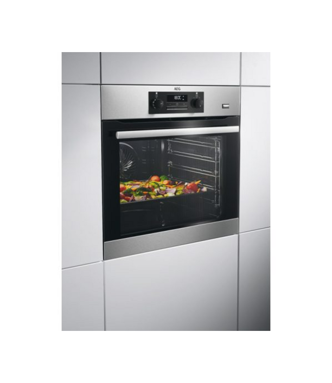 AEG 6000 serie SteamBake Heteluchtoven met stoomondersteuning met pyrolysereiniging BPB351020M