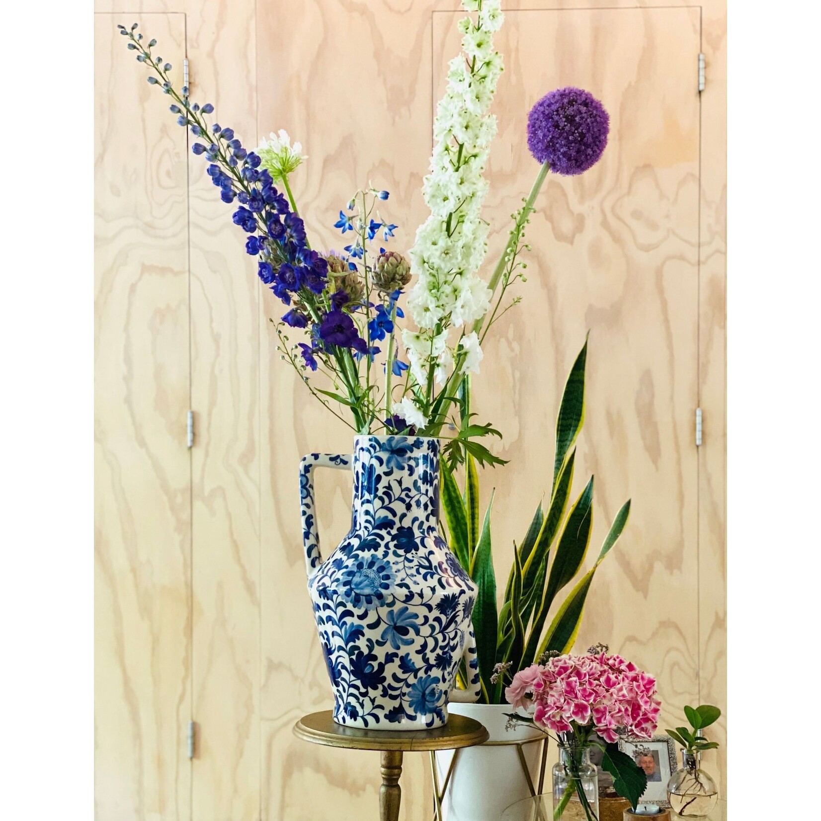Return to Sender Vaas handpainted blue flowers large 45cm - Thailand