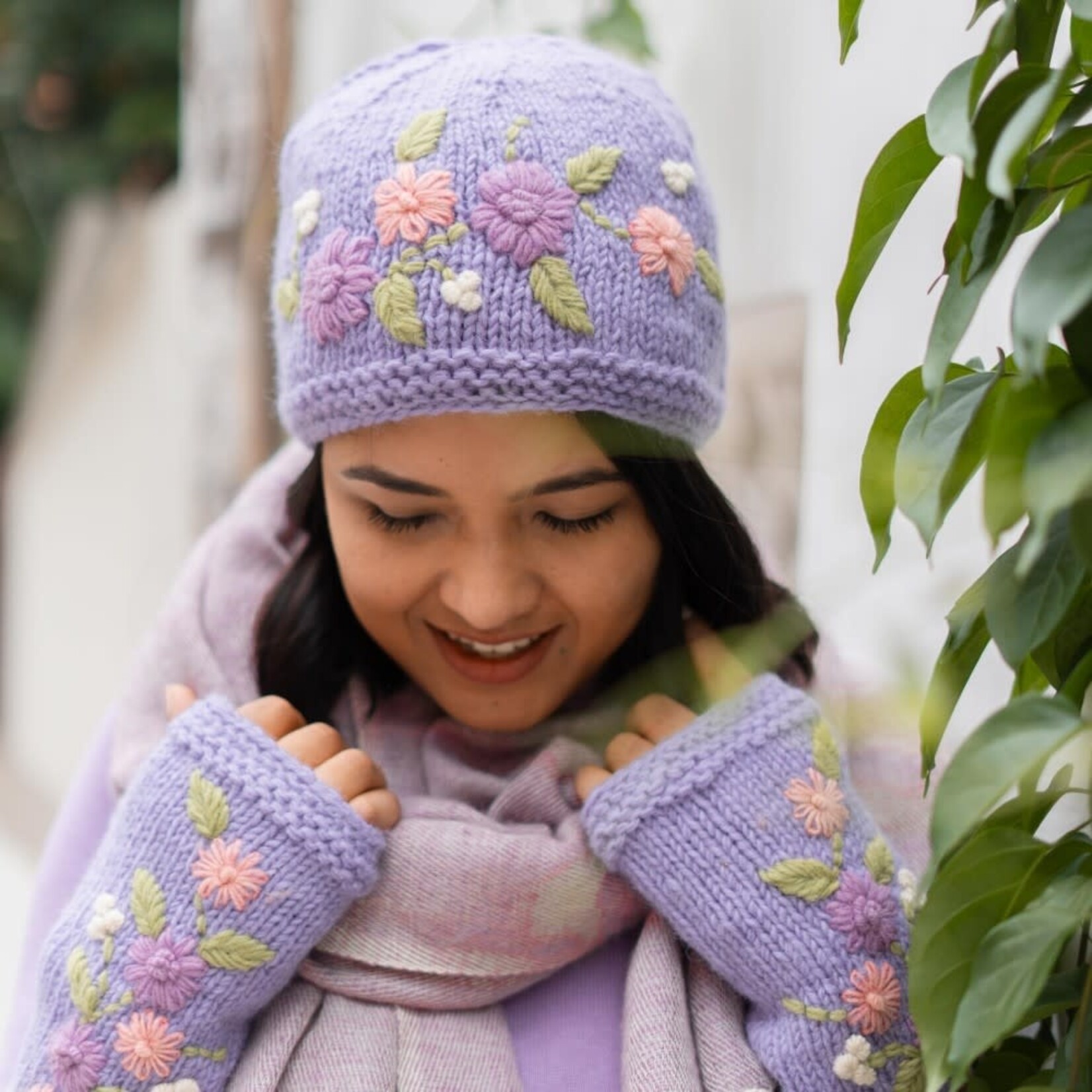 Sjaal met Verhaal Muts Flowers Lila - Nepal