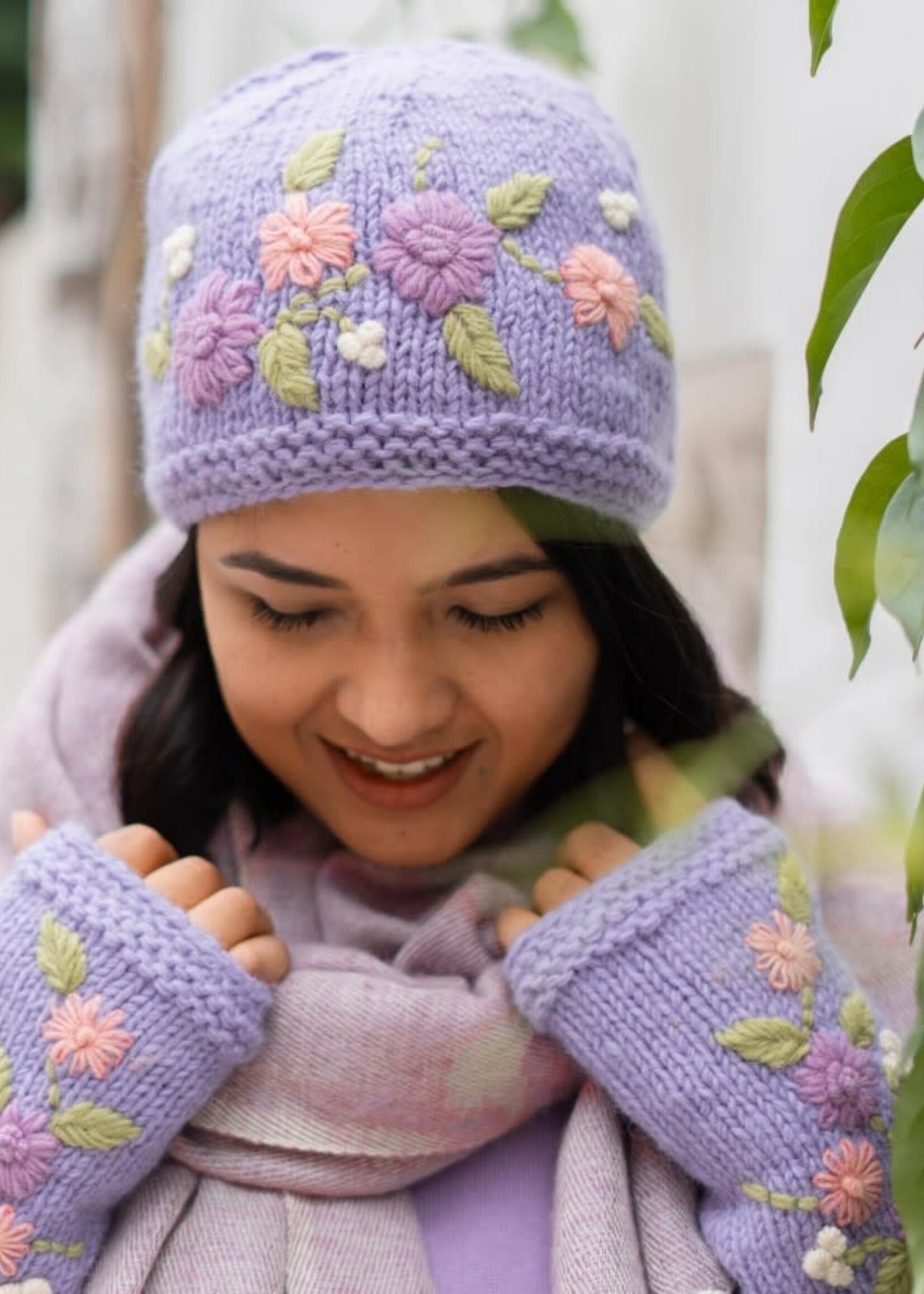 Sjaal met Verhaal Muts Flowers Lila - Nepal
