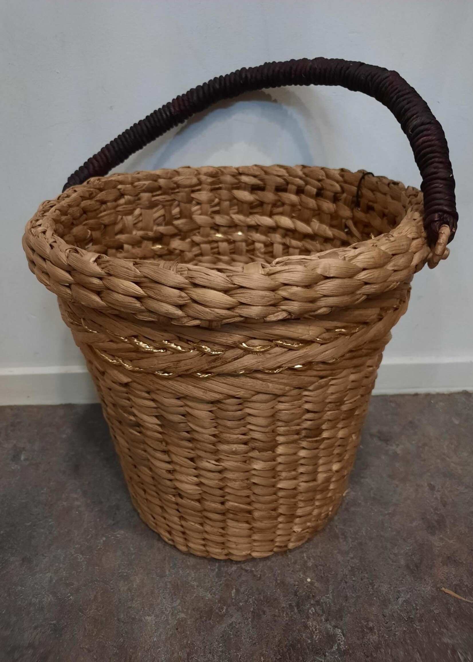 Return to Sender Gevlochten mand H33cm bruin - waterhyacint - Indonesie