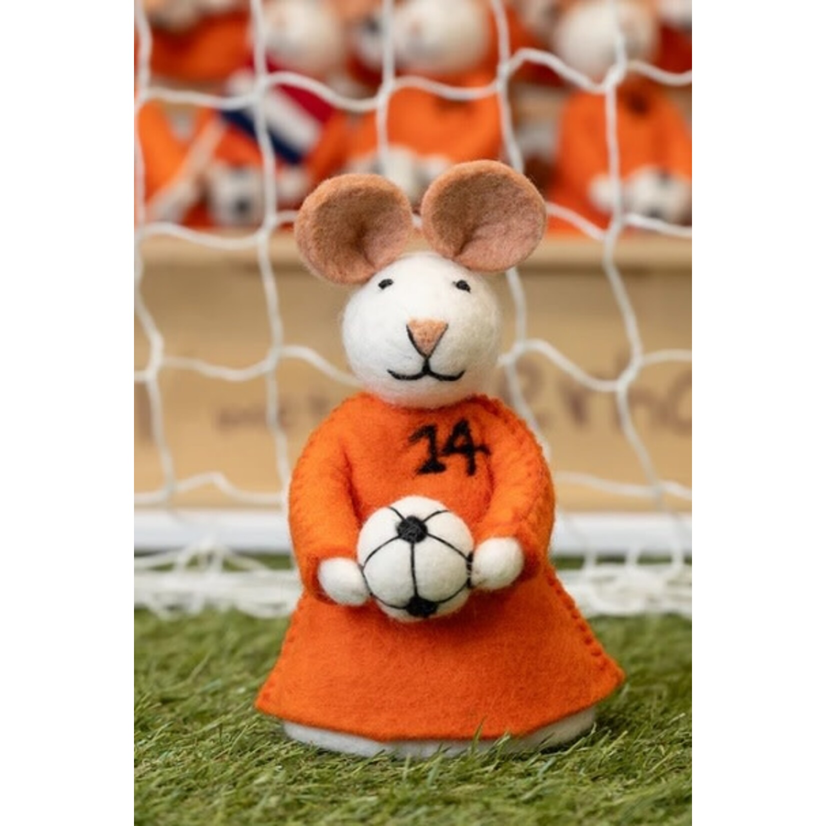 Sjaal met Verhaal Decoratie muis / eierwarmer met voetbal vilt - Nepal