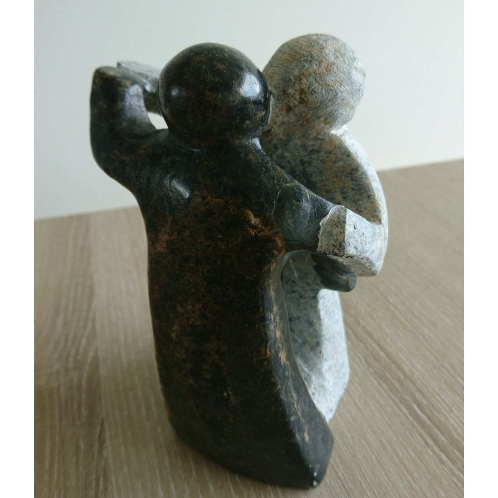 Amandla Dancing cheek tot cheek - Zimbabwe