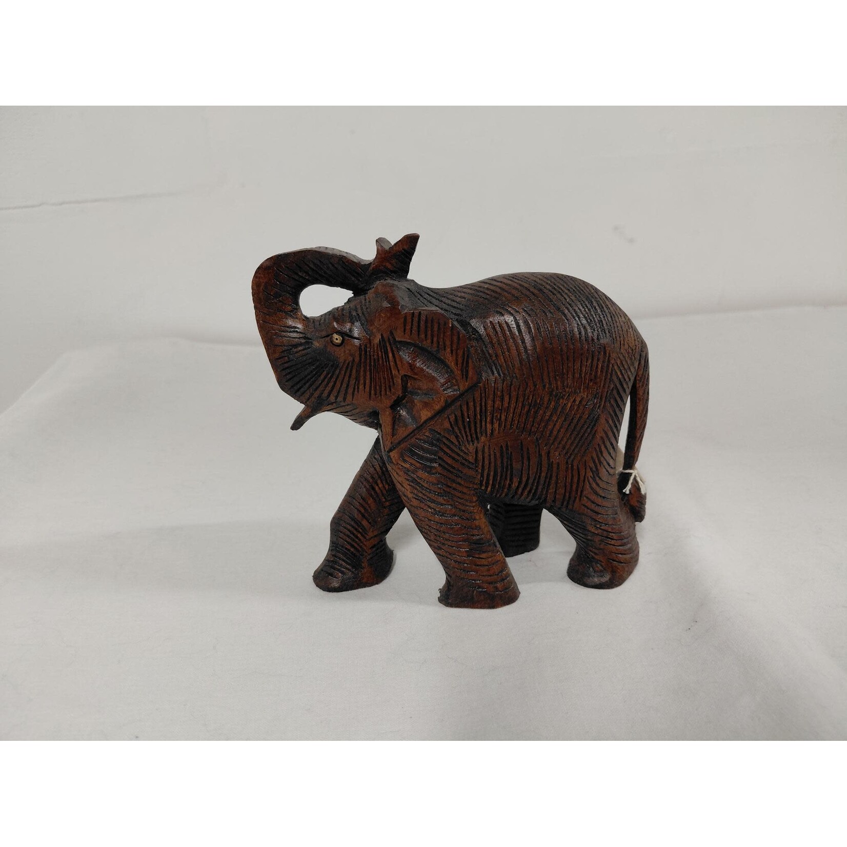 Sarana Olifant wood saluting M - India