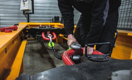 Keuring van hijsmiddelen: wat zegt de wetgeving?