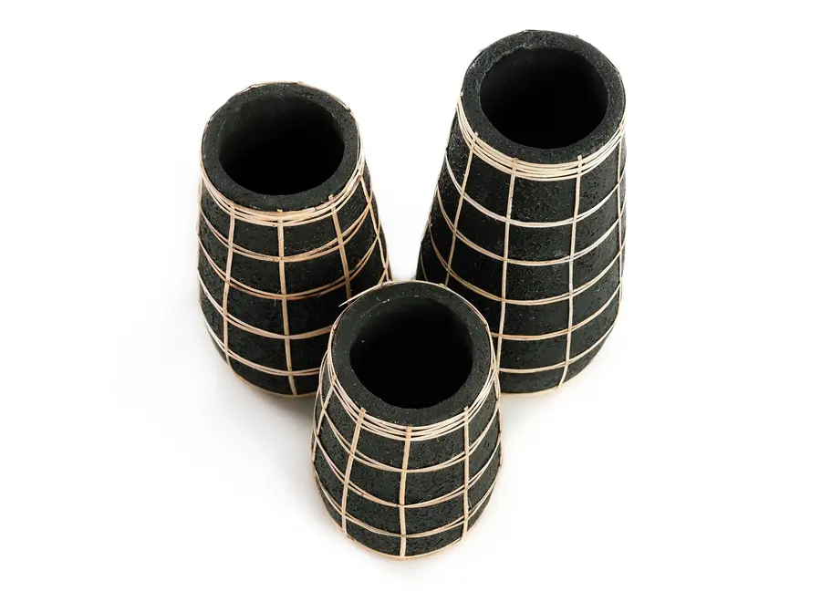 The Cutie Vase - Black Natural - S