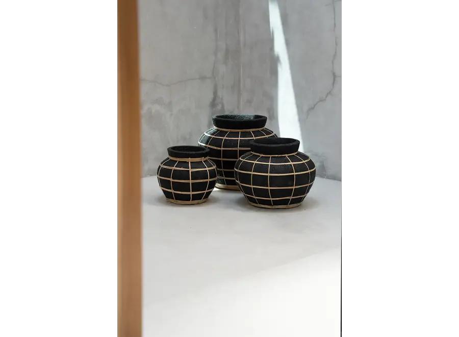 Die Belly Vase - Schwarz Natur - M