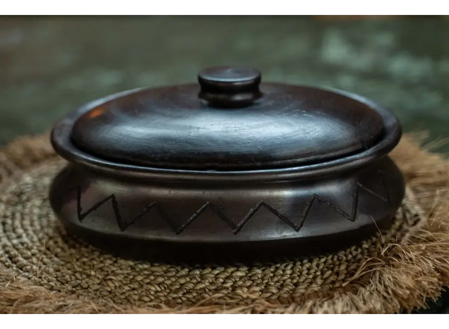 The Burned Oval Pot With Pattern - Black