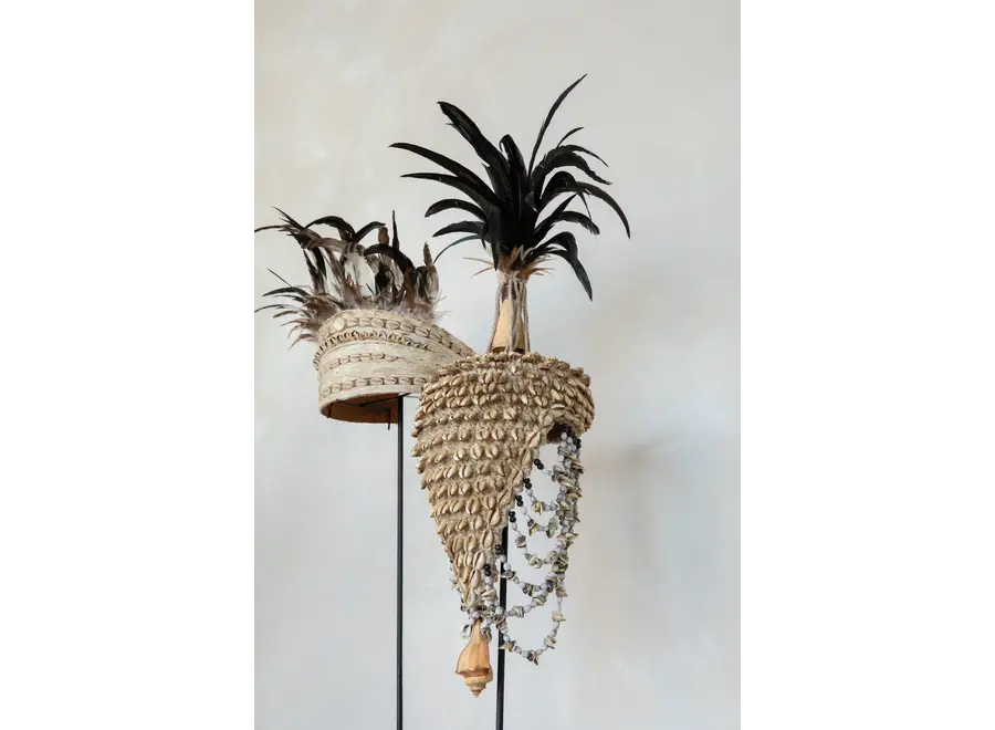 The Shell Hat on Stand - Natural Black