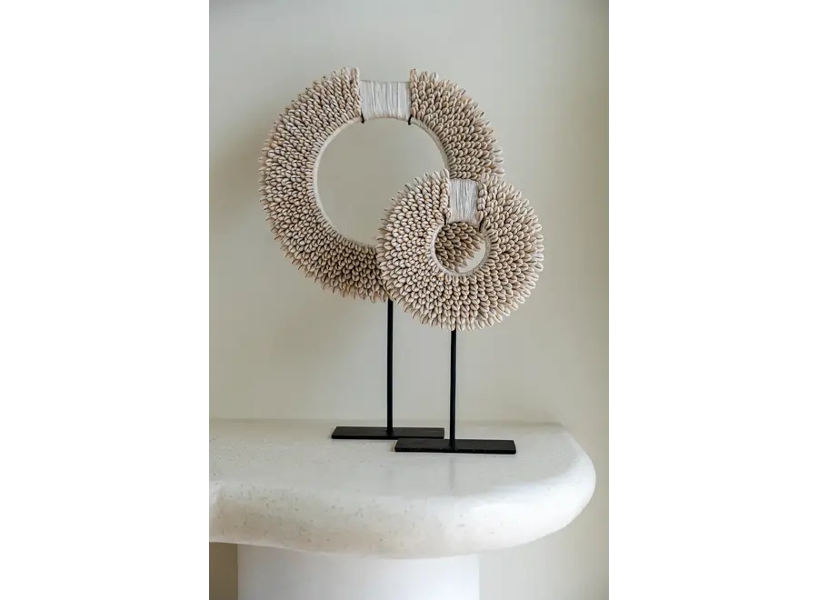 The Papua Shell Disc on Stand - White - M