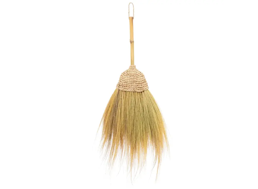 The Raffia Broom - Natural
