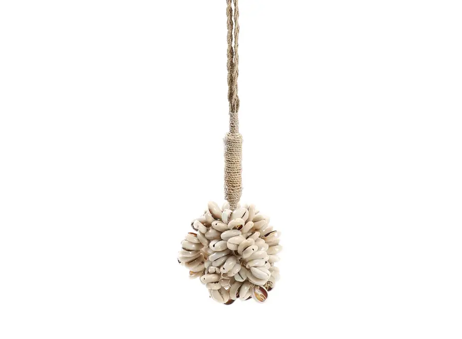 The Door Shell Cowrie Tassel - Natural