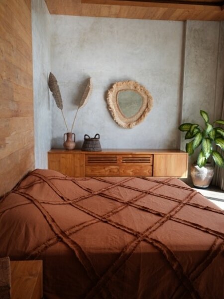 La chambre à coucher rustique simple