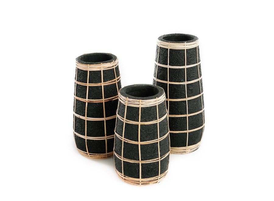 The Cutie Vase - Black Natural - L