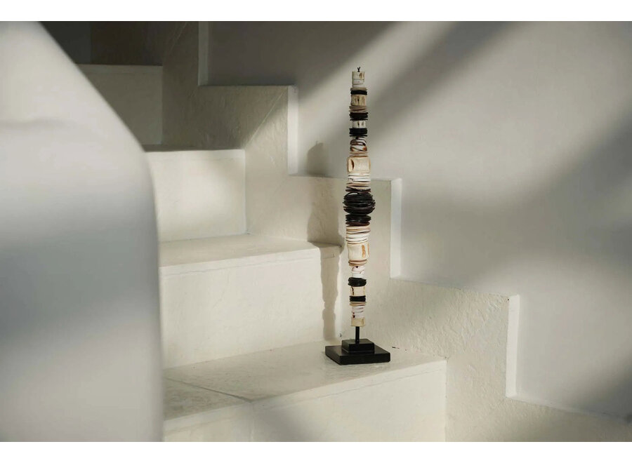 De Money Shell op Stand - L