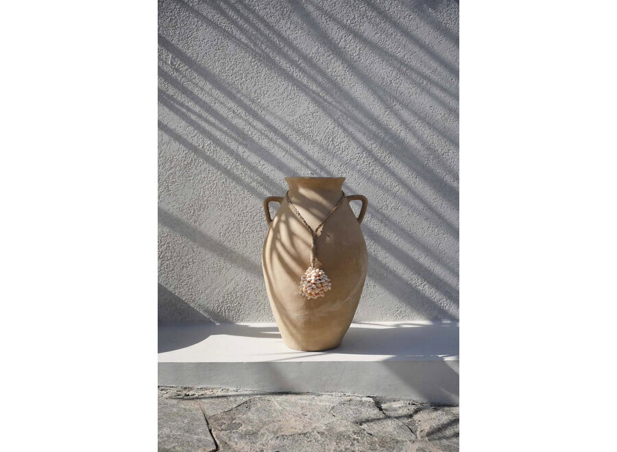 The Vanilla Shell Tassel