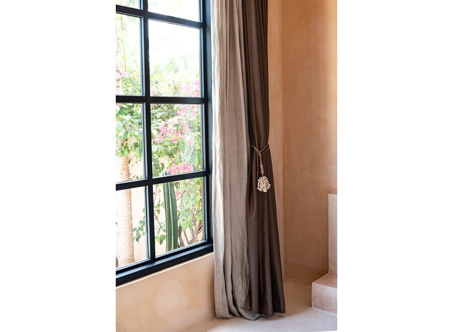 The Door Shell Cowrie Tassel - Natural