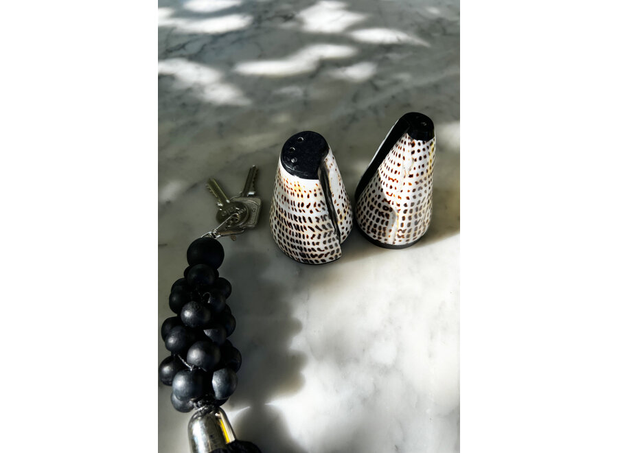 The Wooden Beads Keychain - Black