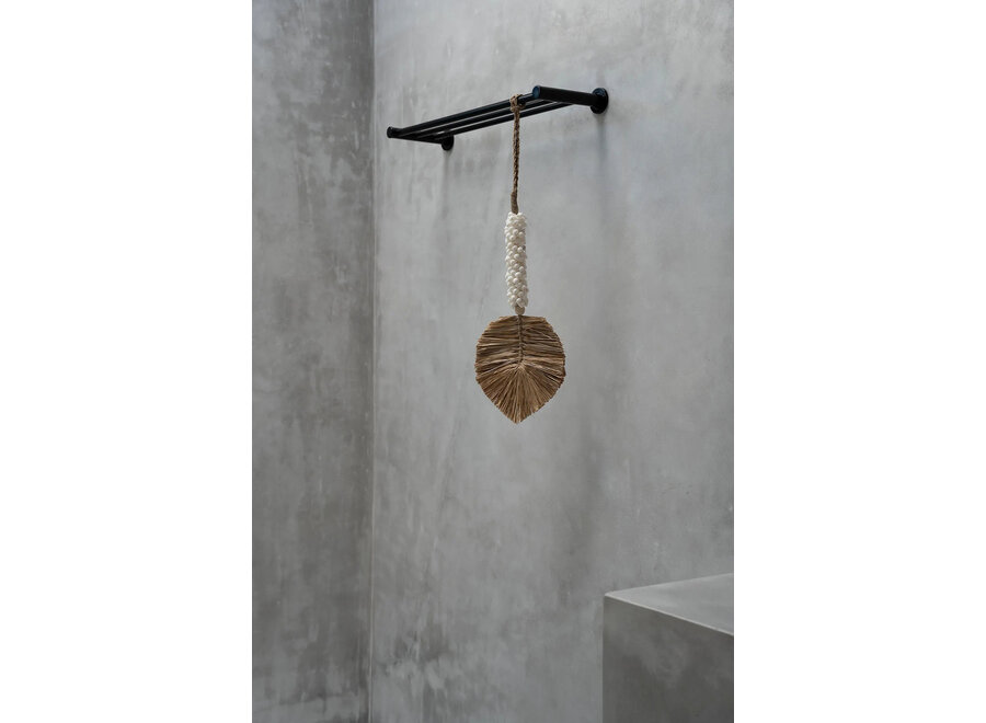 The Raffia Shell Tassel - White Natural