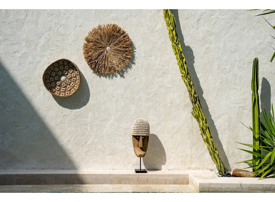 Het Cowrie Masker Op Standaard - Large