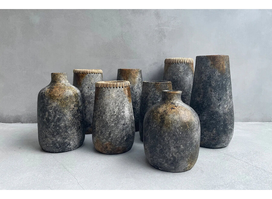 The Spooky Vase - Antique Grey - S