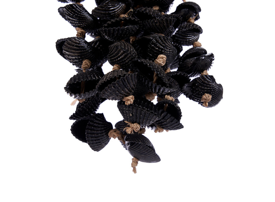 The Midnight Shell Tassel - Black