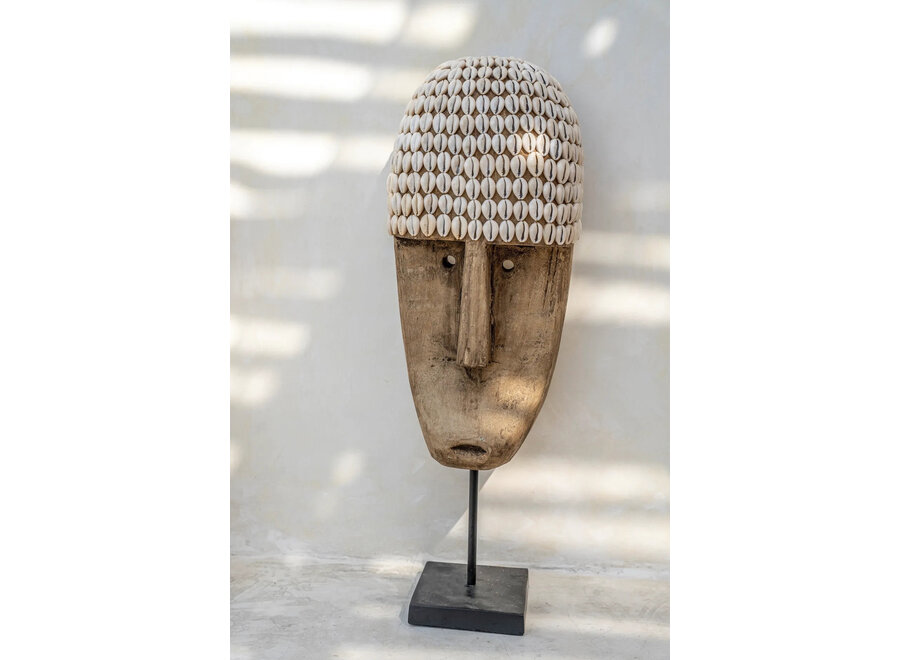 Die Cowrie Maske Am Stand - Groß