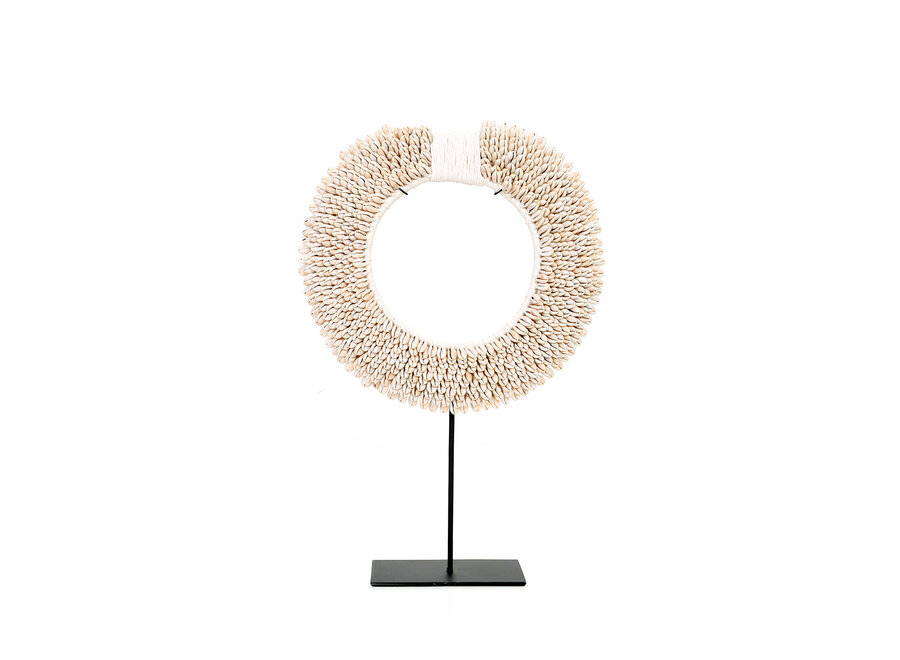 De Papua Shell Disc On Stand - Wit - M