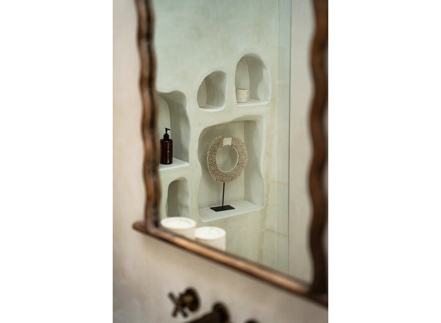 The Papua Shell Disc on Stand - White - M