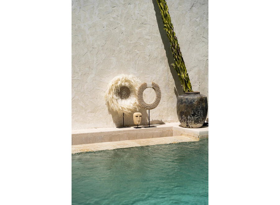 The Papua Shell Disc on Stand - White - M