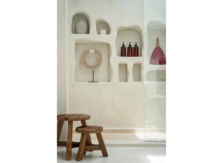 De Papua Shell Disc On Stand - Wit - M