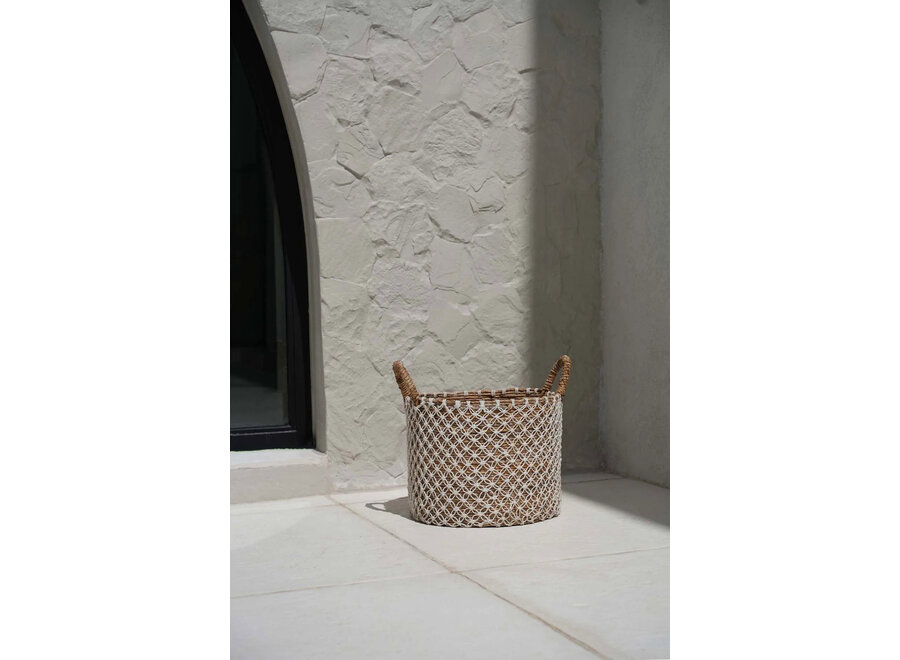 The Crossed Stitched Macrame Basket - M