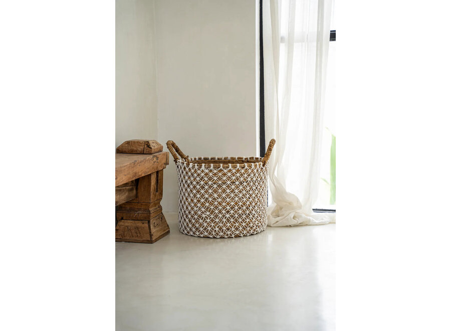The Crossed Stitched Macrame Basket - M