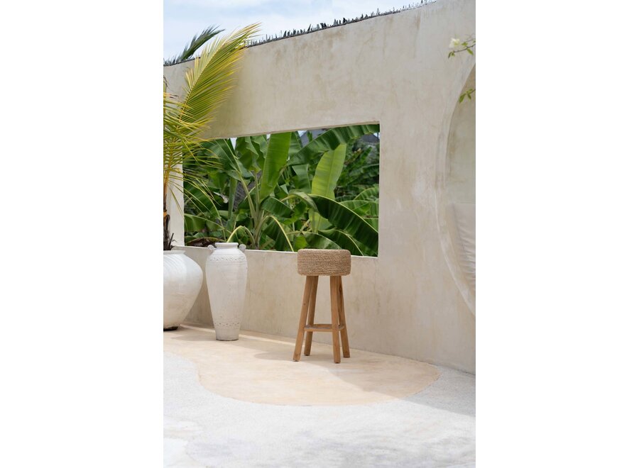 Der Raffia Barhocker