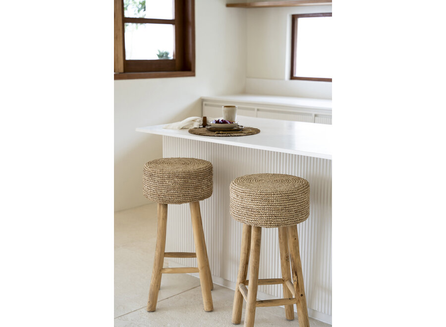 Der Raffia Barhocker