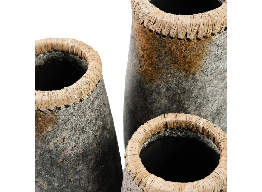 The Sneaky Vase - Antique Grey - M