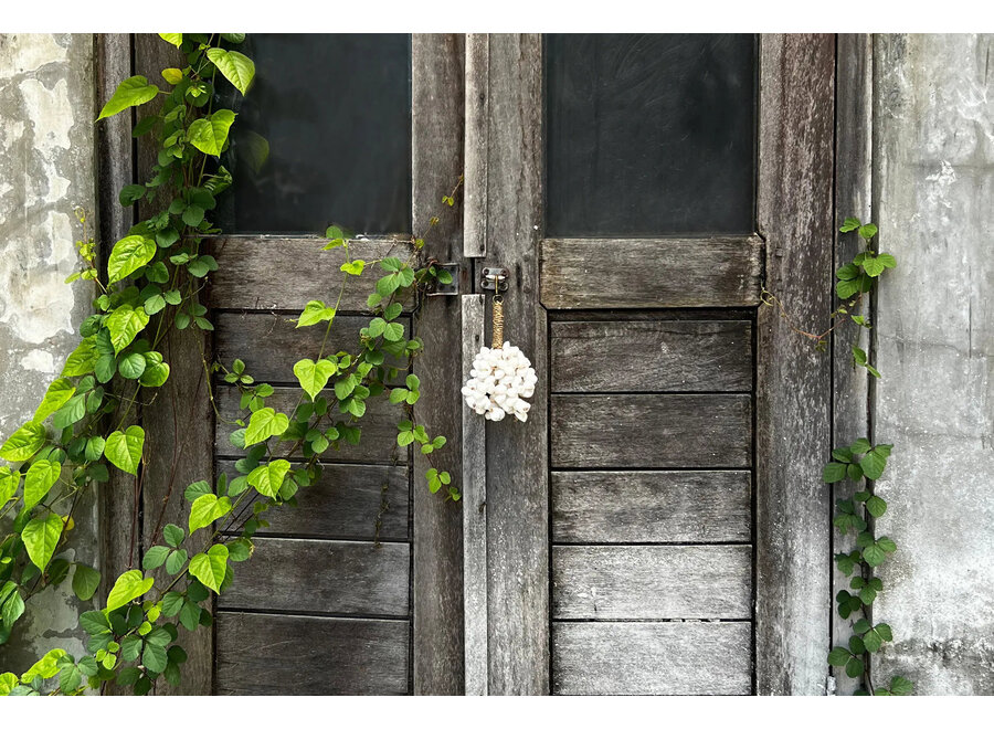 The Kai Shell Keychain - White