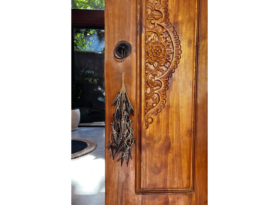 The Unicorn Shell Tassel - Brown