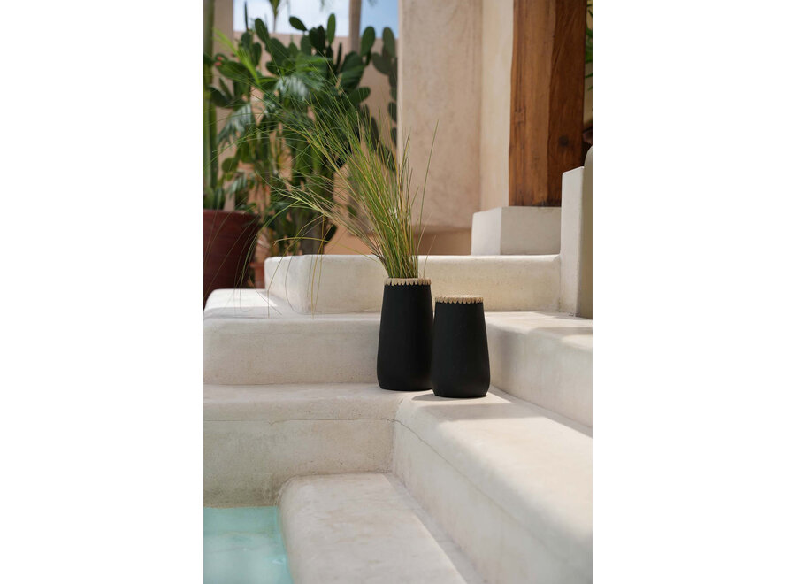 The Sneaky Vase - Black Natural - S