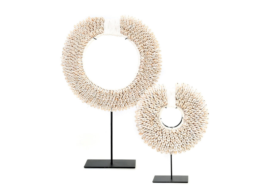 Le Disque De Coquillages Papua Sur Support - Blanc - S