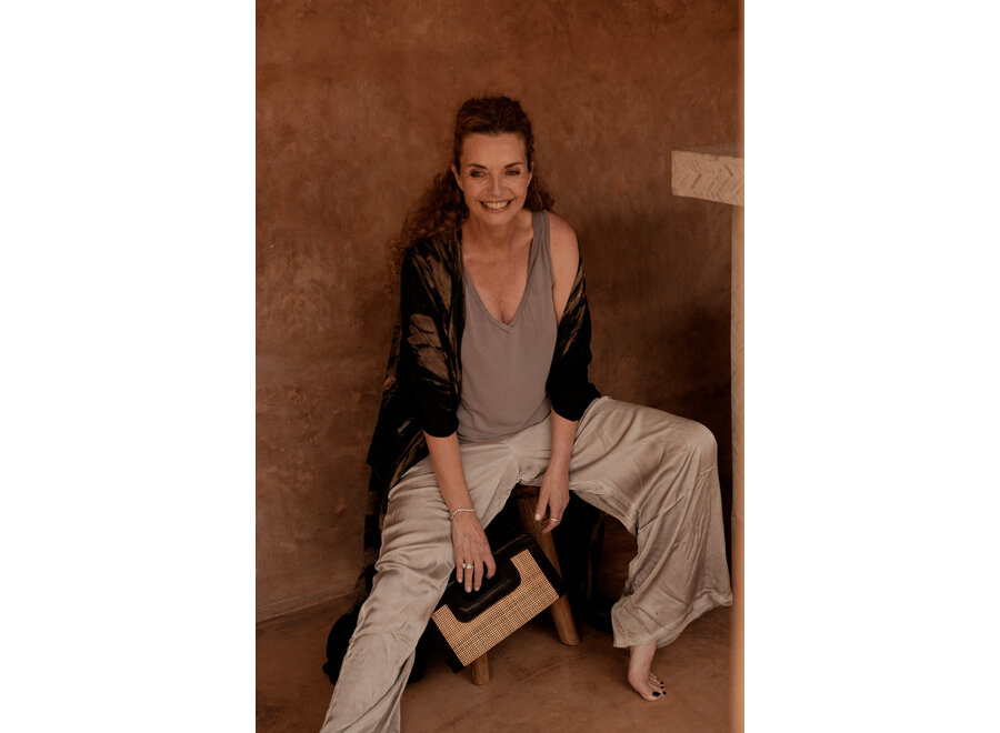 The Riviera Noir Clutch - Natural Black